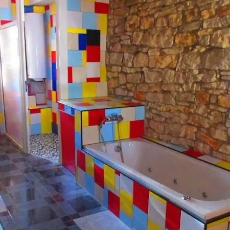 House Mondrian By Guide Воднян