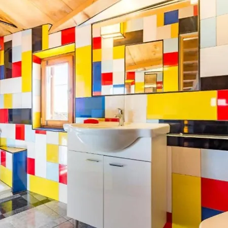 House Mondrian By Guide Villa *