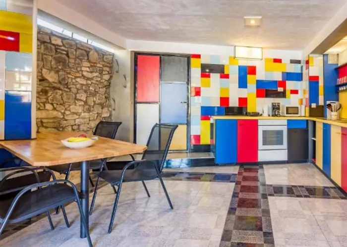 House Mondrian By Guide Воднян