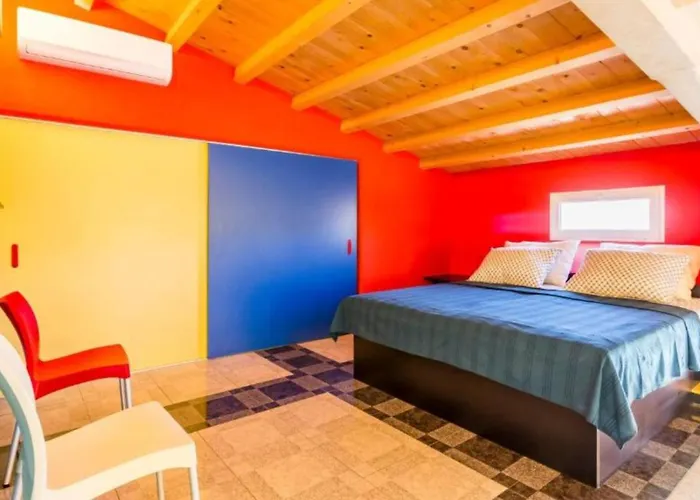 Villa House Mondrian By Guide